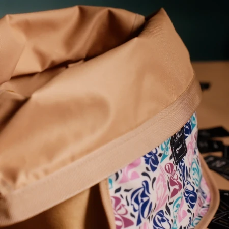 6.02xAgrest_Worek na magnezję SHE HOLDS - 6,02 by A.Mirosław x AGREST - zbliżenie, worek otwarty